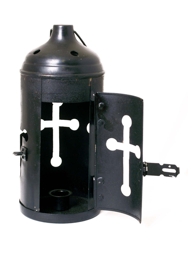Lanterne avec fenêtre à croix 
