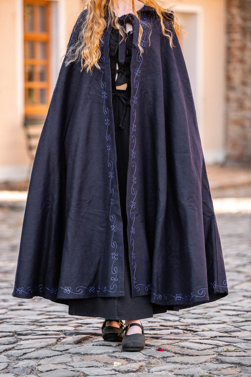 Haftowany kominek Damia, niebieski