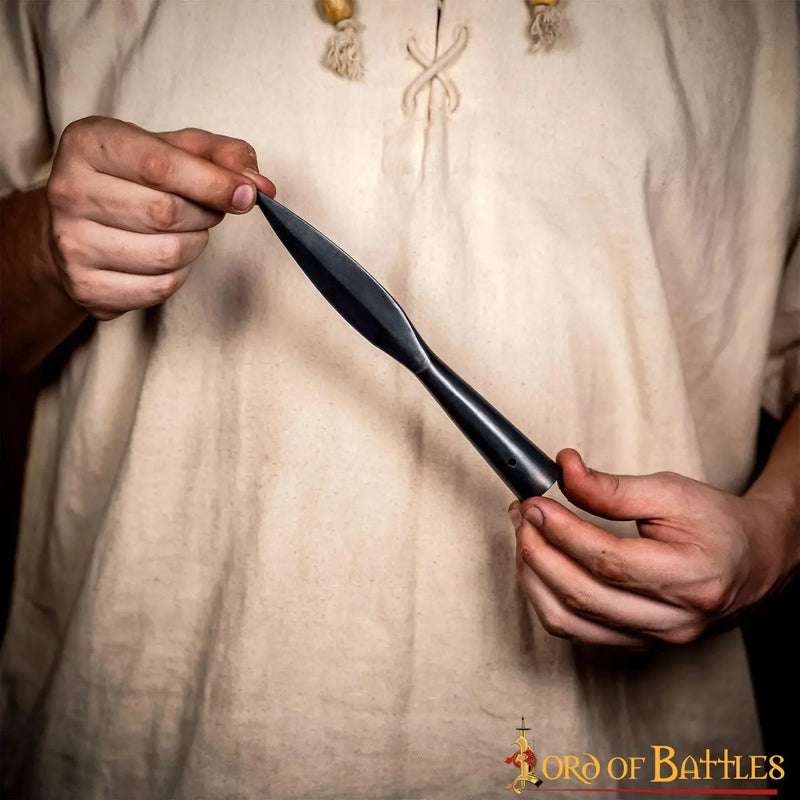 Vroeg-Middeleeuwse bladvormige speerpunt, gebronsd, semi-scherp