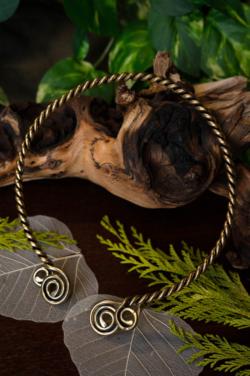 Torc met Keltische spiralen, brons