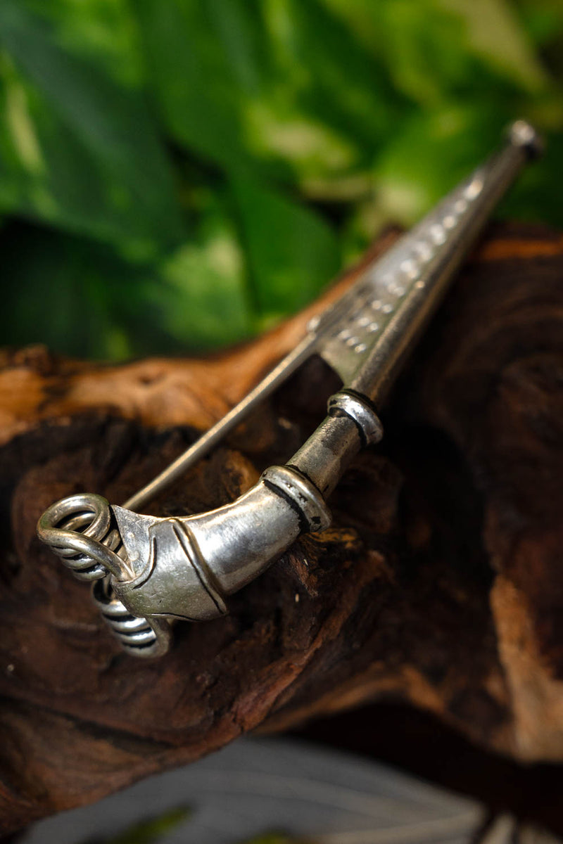 Germain fibule à arc 1er siècle apr. J.-C., bronze argenté 