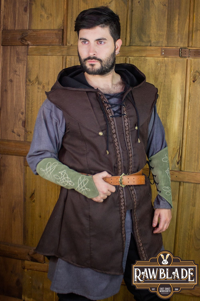 Karanthir Tuniek, bruin