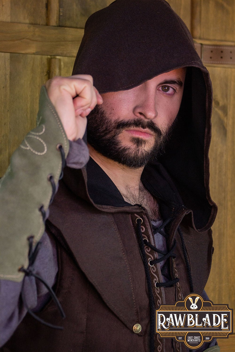 Karanthir Tuniek, bruin