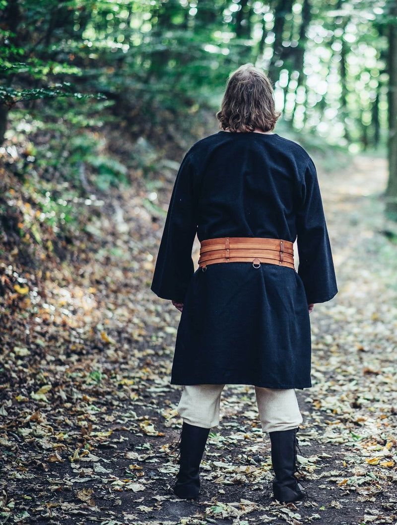 Tuniek Mainard, zwart