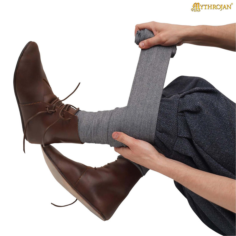 Winingas met raven fibulae, vissegraatmotief, wolmix