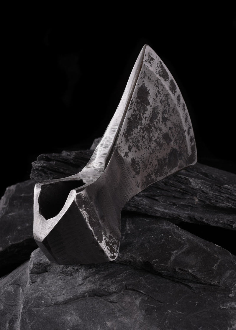 Handgesmeed bijlblad, oud, bot (battle-ready)