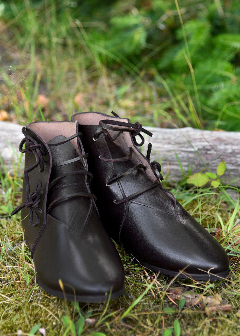 Botines, siglo XV, marrón 