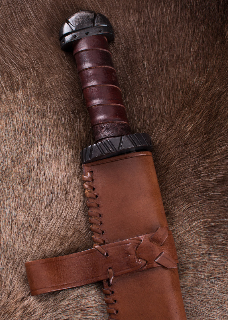 9e eeuwse sax met leren grip, semi-scherp