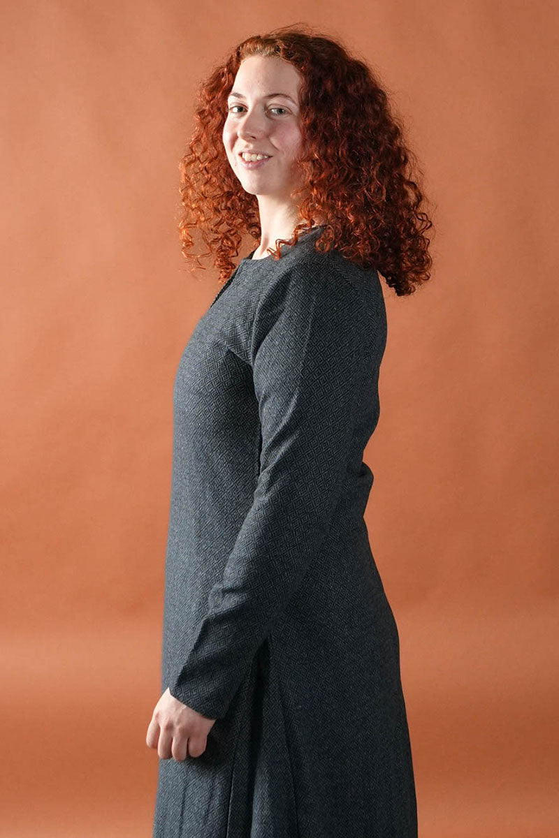 Viking kjole Sigrun, diamant twill, uldblanding, blå-sort 