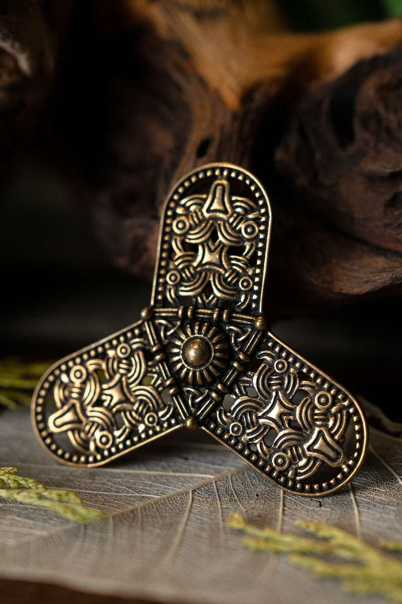 Kleeblad fibula Rygge, brons