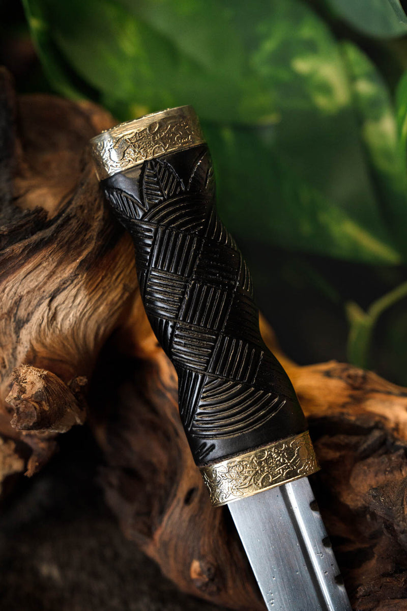 Highlander sgian dubh, semi-scherp