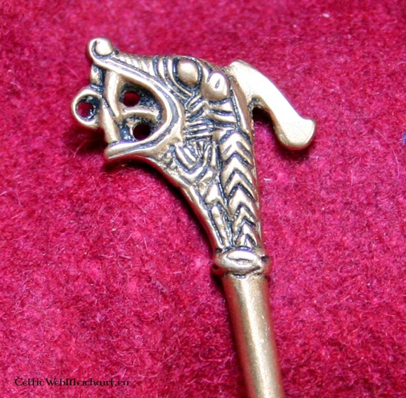 Haithabu kledingpin, messing