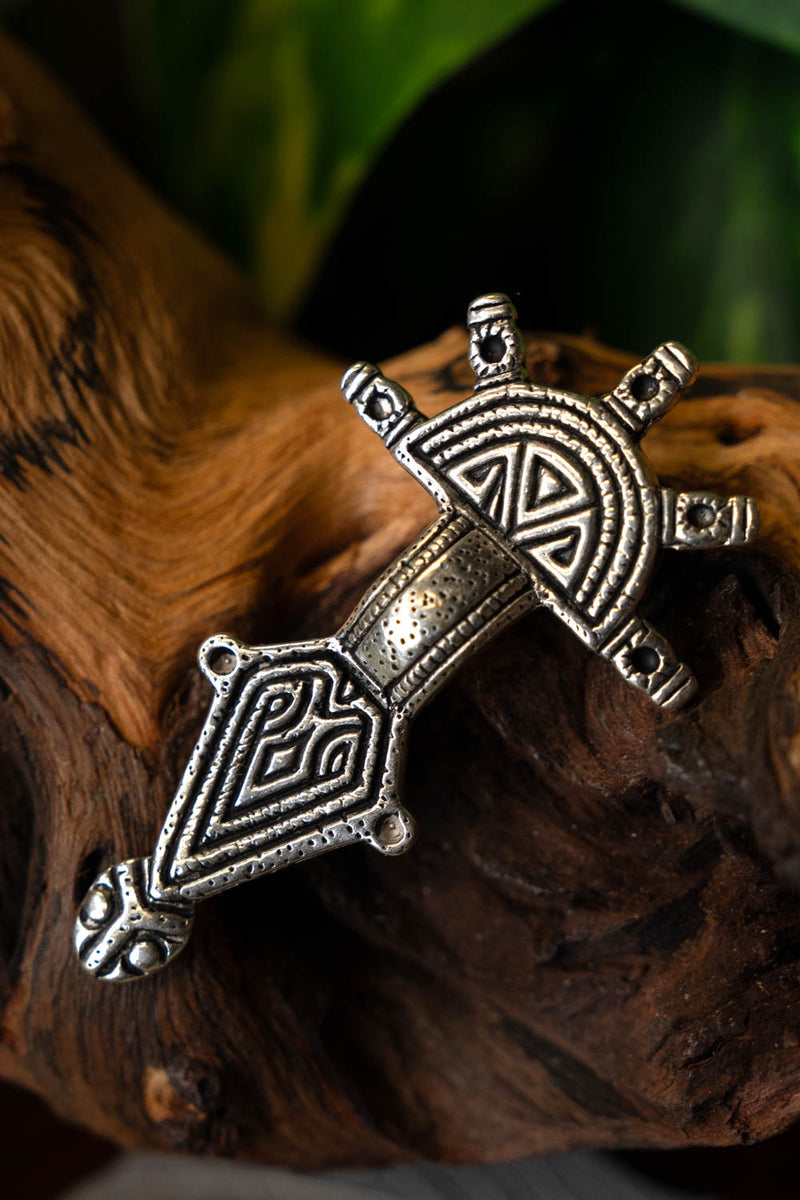 Germanische Fibula Typ Hahnheim, versilberte Bronze 