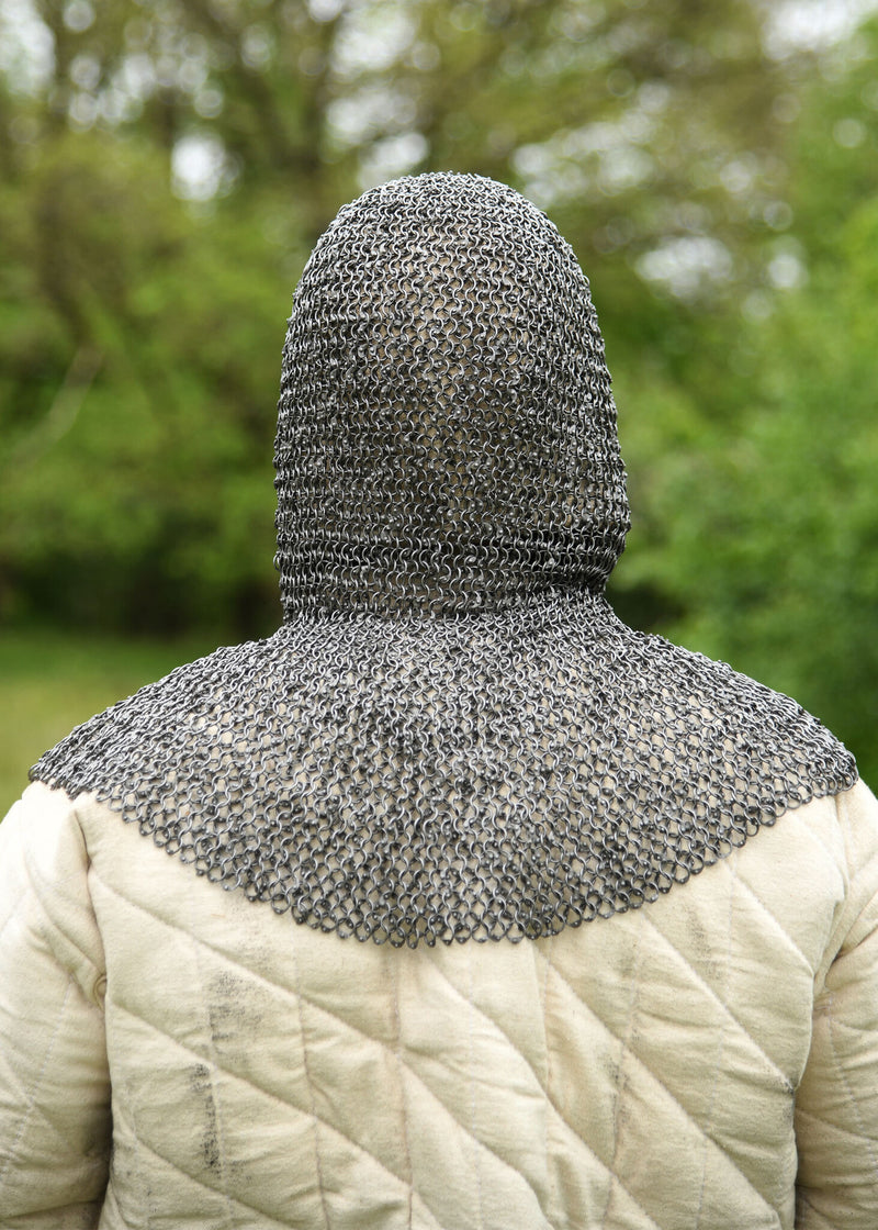 Ringbrynja coif med trekantig ventail, runda ringar - runda nitar, 8 mm 