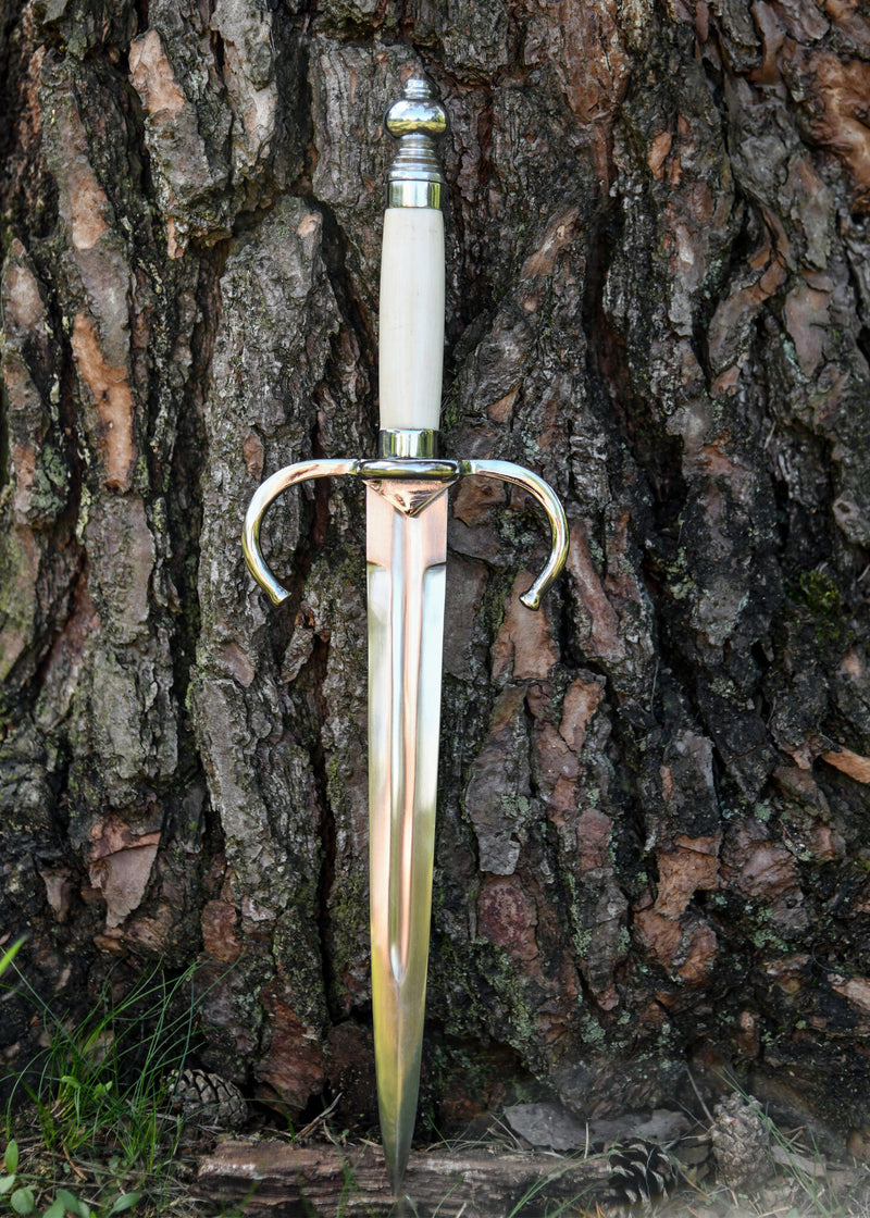 Main-gauche with bone handle, semi-sharp
