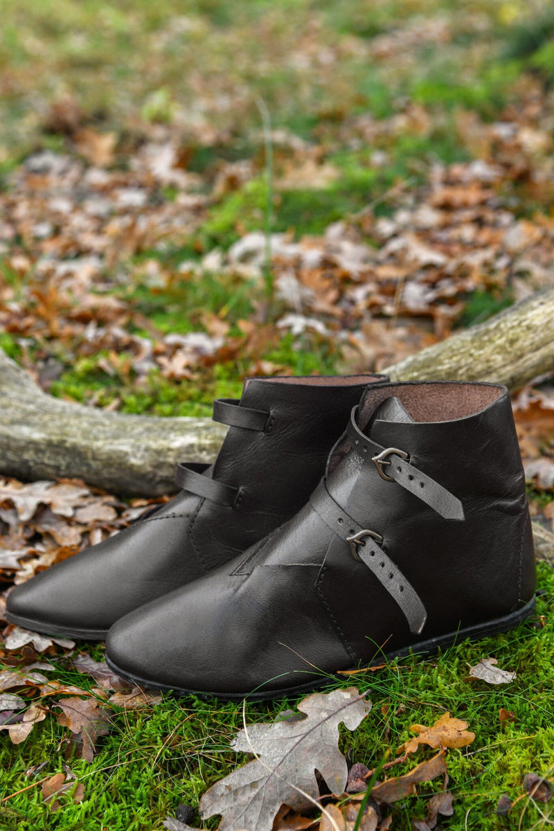 Middeleeuwse enkellaarzen 1250-1500