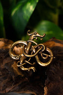 Urnesstijl drakenbroche, messing