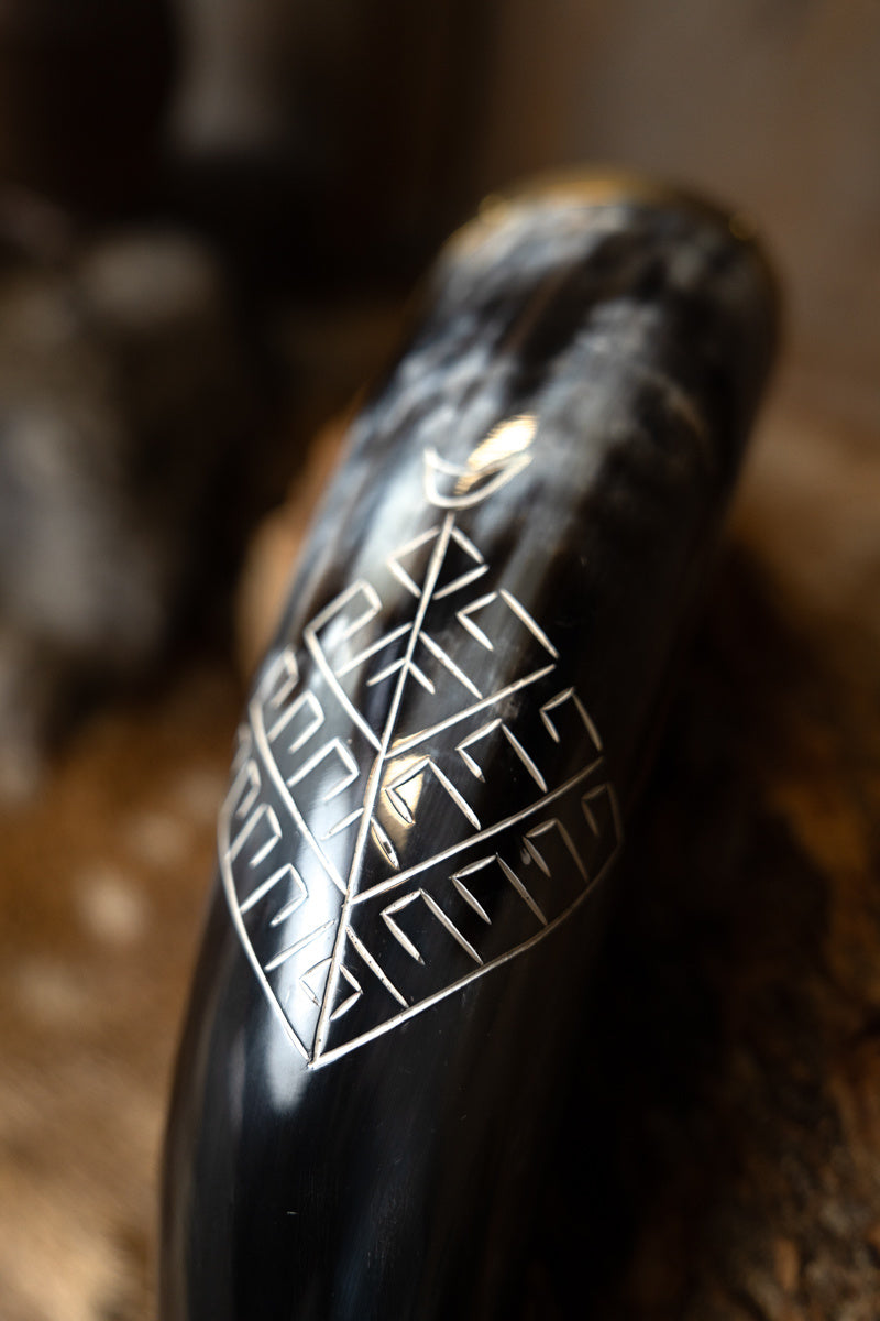 Viking dryckeshorn med Yggdrasil, 300-500 ml 