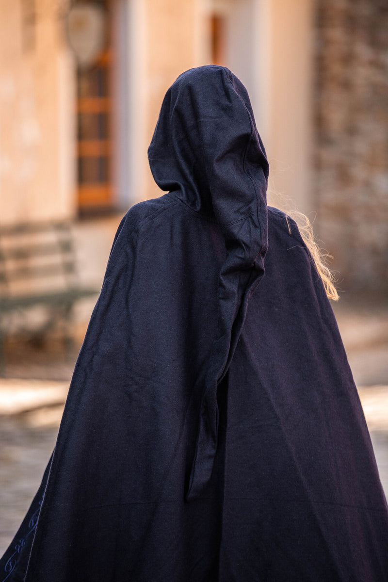 Haftowany kominek Damia, niebieski