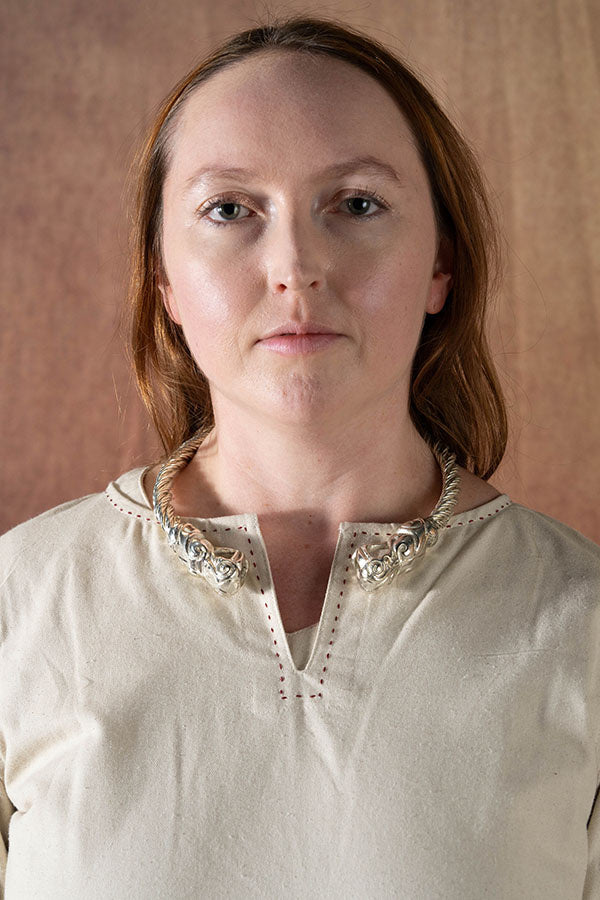 Viking torque met draken, verzilverd