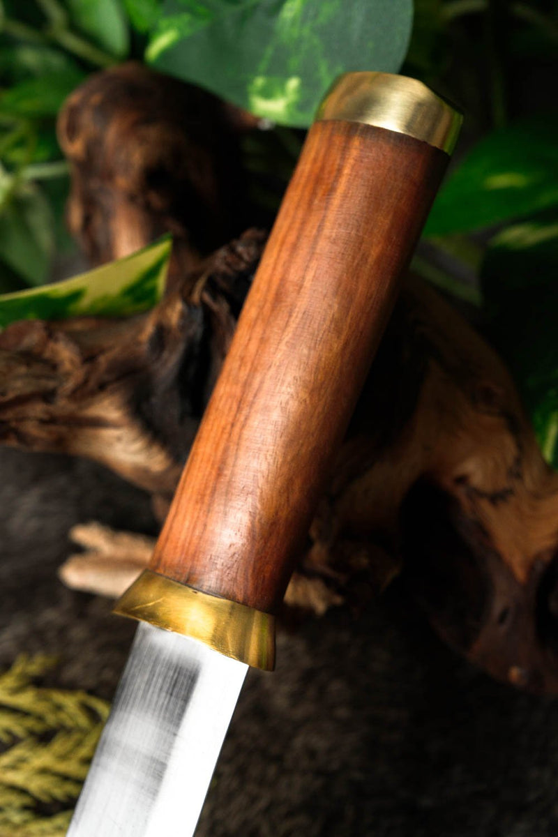 AngloSaksische broken-back sax, semi-scherp