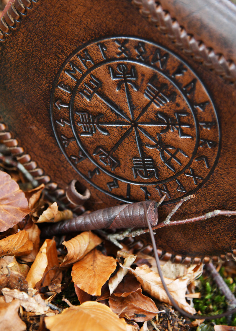 Leren tas met Vegvisir