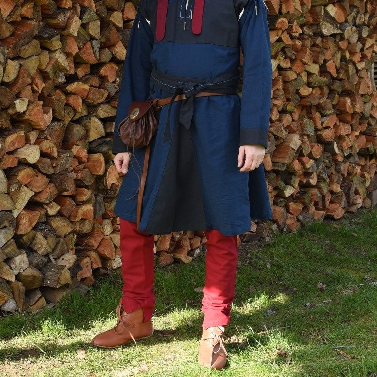 Middeleeuwse chausses met veters, rood