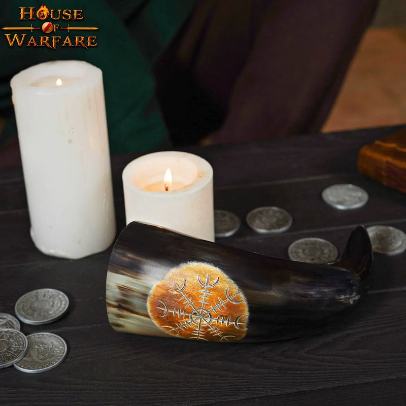 Gegraveerde drinkhoorn Vegvisir met reliëf, 300-500 ml