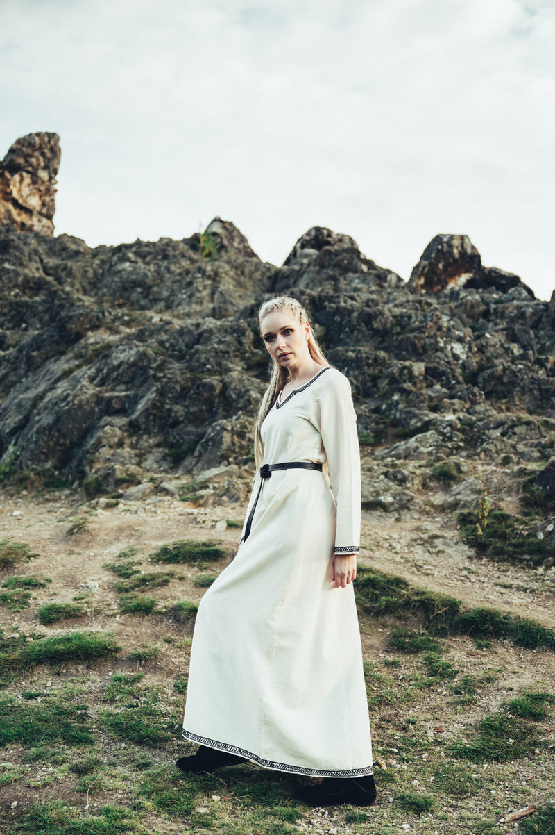 Vroegmiddeleeuwse jurk Aelswith, naturel