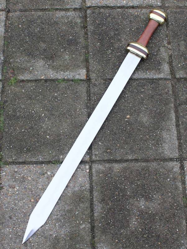 1e eeuwse spatha, semi-scherp