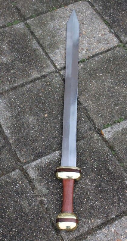 1e eeuwse spatha, semi-scherp