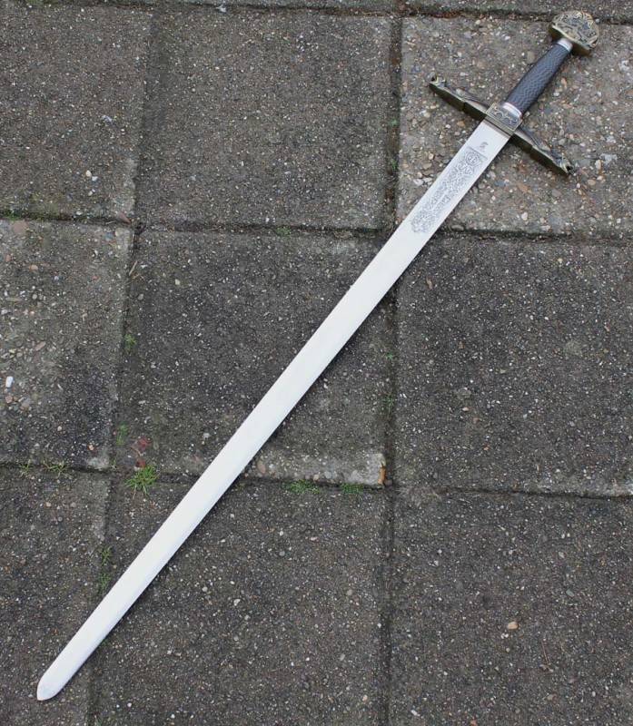 Karel de Grotezwaard, semi-tranchant 