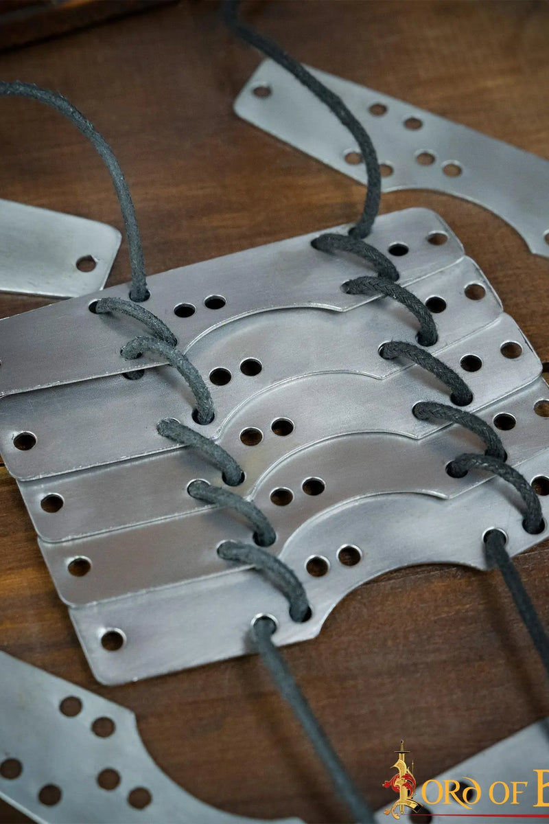 Germaans, Byzantijns lamelpantser 9,5 x 2,2 cm, 100x