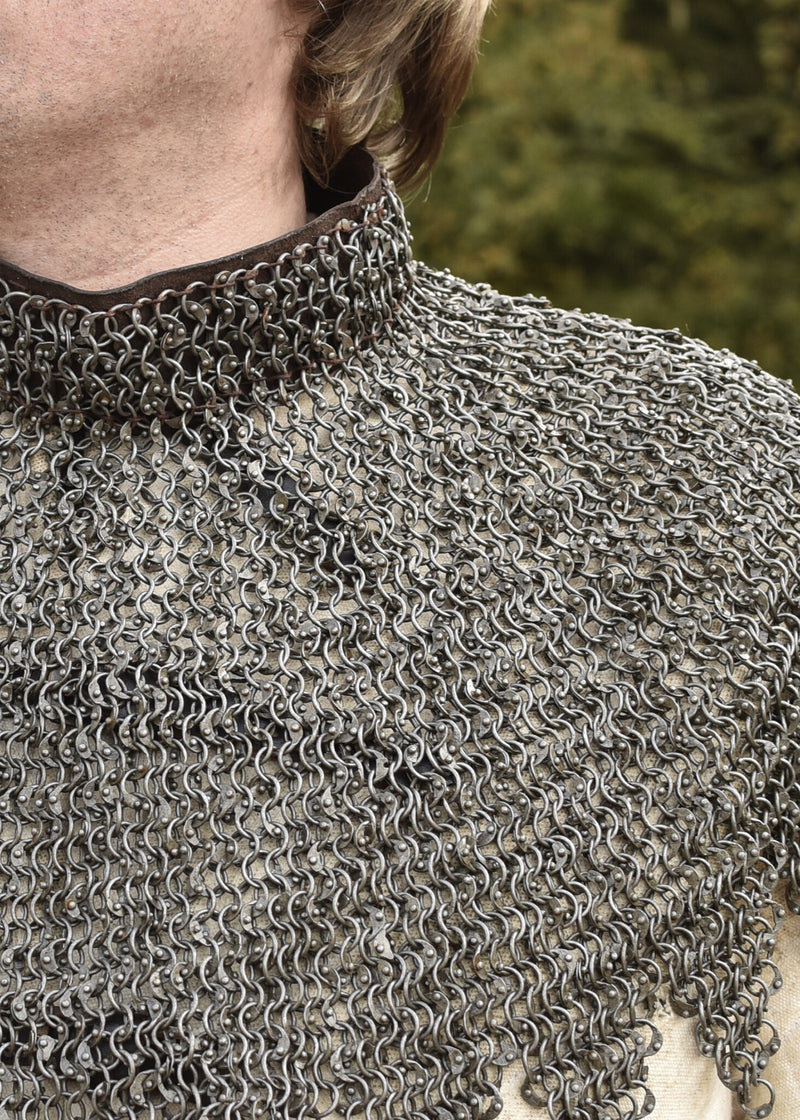 Bisschopsmantel maliënkraag geklonken ronde ringen, 8 mm