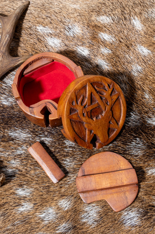 Scatola portagioie cervo e pentagramma, legna 