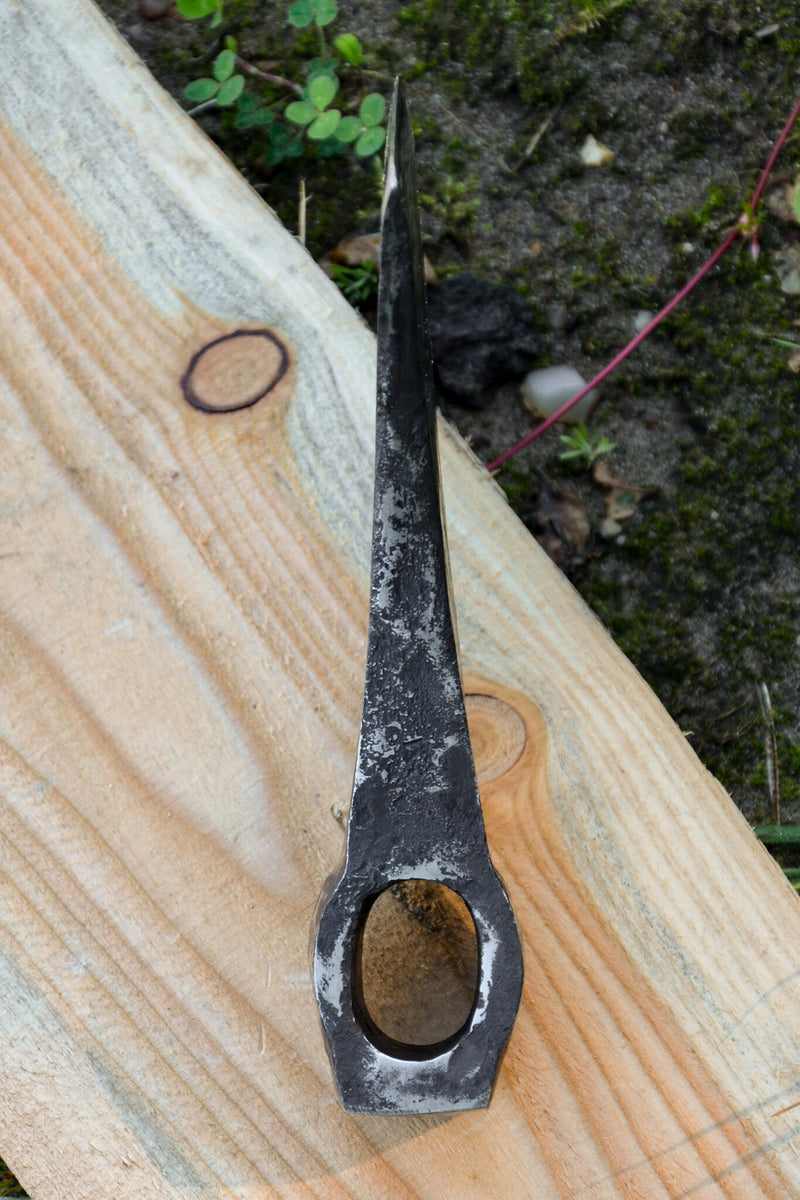 Deens vikingbijlblad, type M, semi-scherp