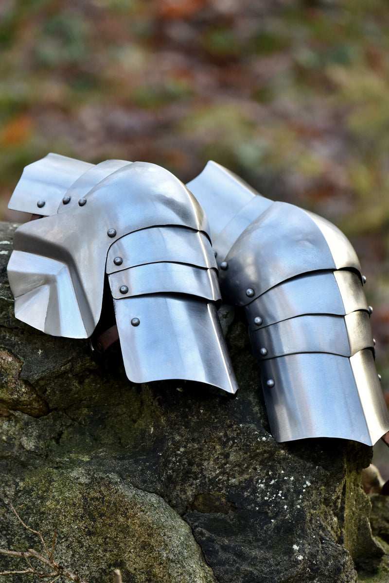 15. århundredes poleyns, knæstykker, 1,2 mm 