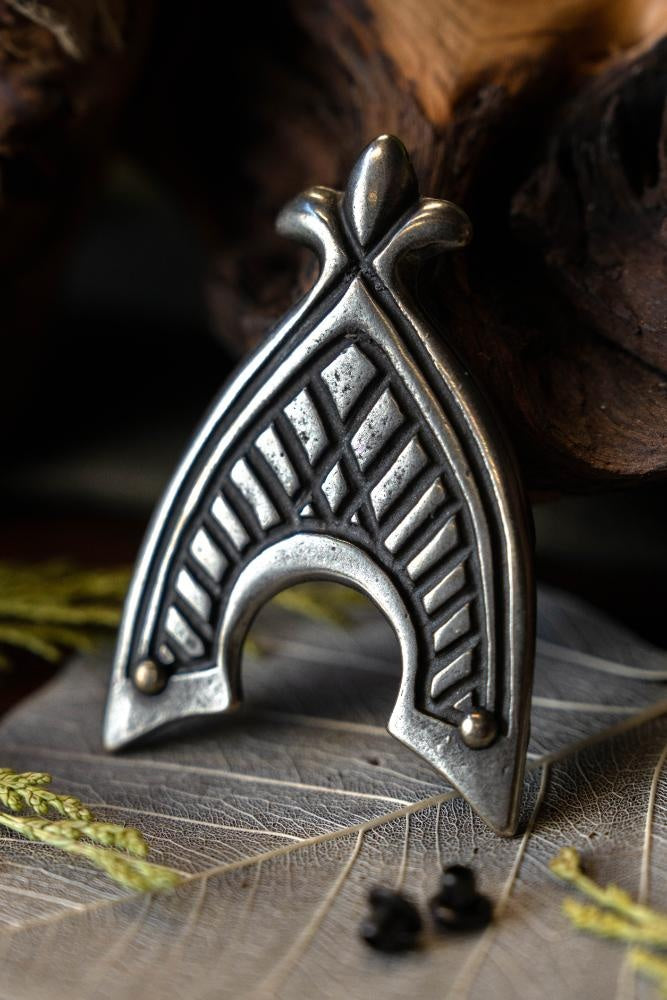 Średniowieczny koniec paska 4,5 cm, spłaty srebra