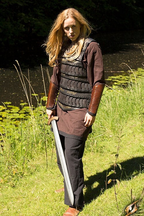 Vroeg-Middeleeuws lamelpantser zwart