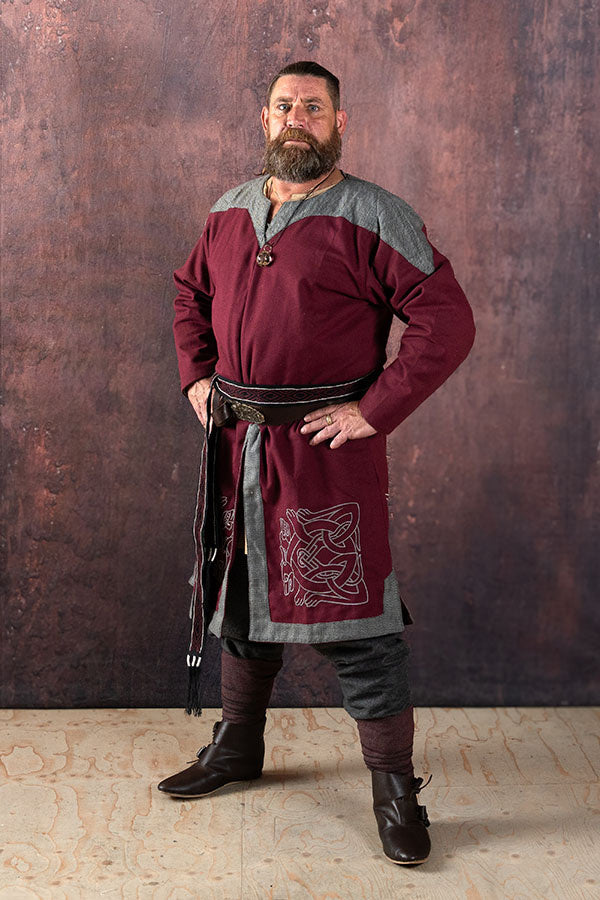 Geborduurde Norgaard tuniek, rood