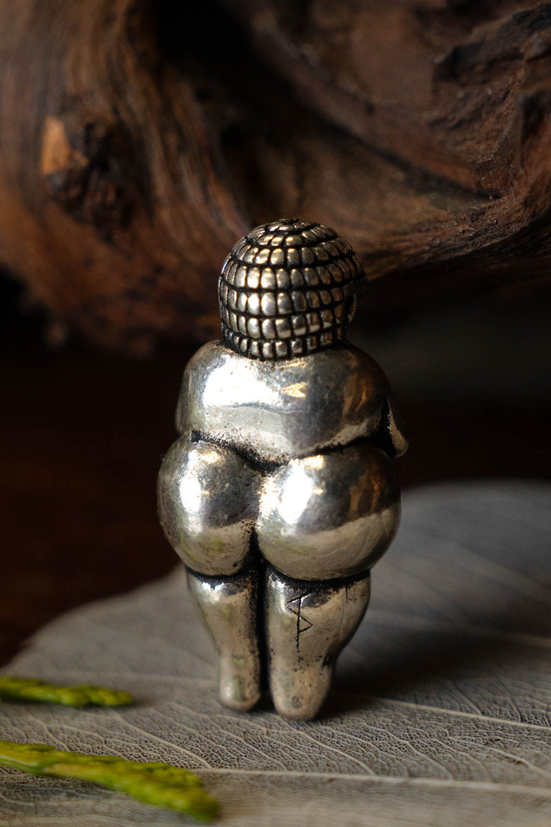 Amulet Mother Goddess Willendorf, silvered