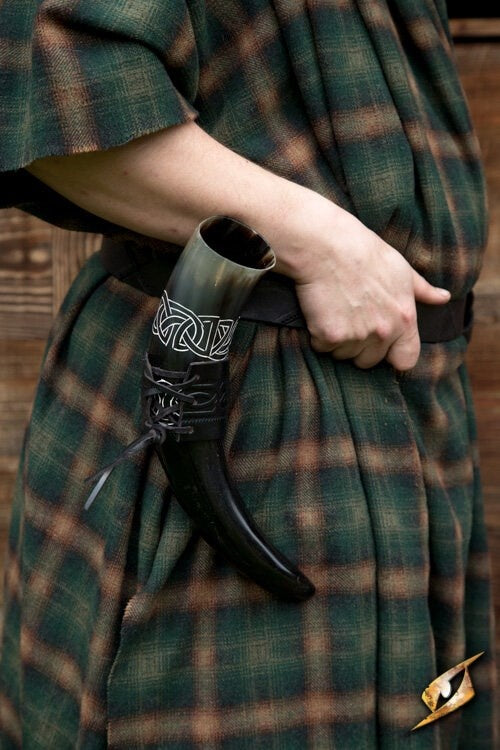 Corno per bere Tara, scuro, 500-650 ml 