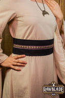 Jeanne tyger bälte - Svart/rosa rosor 