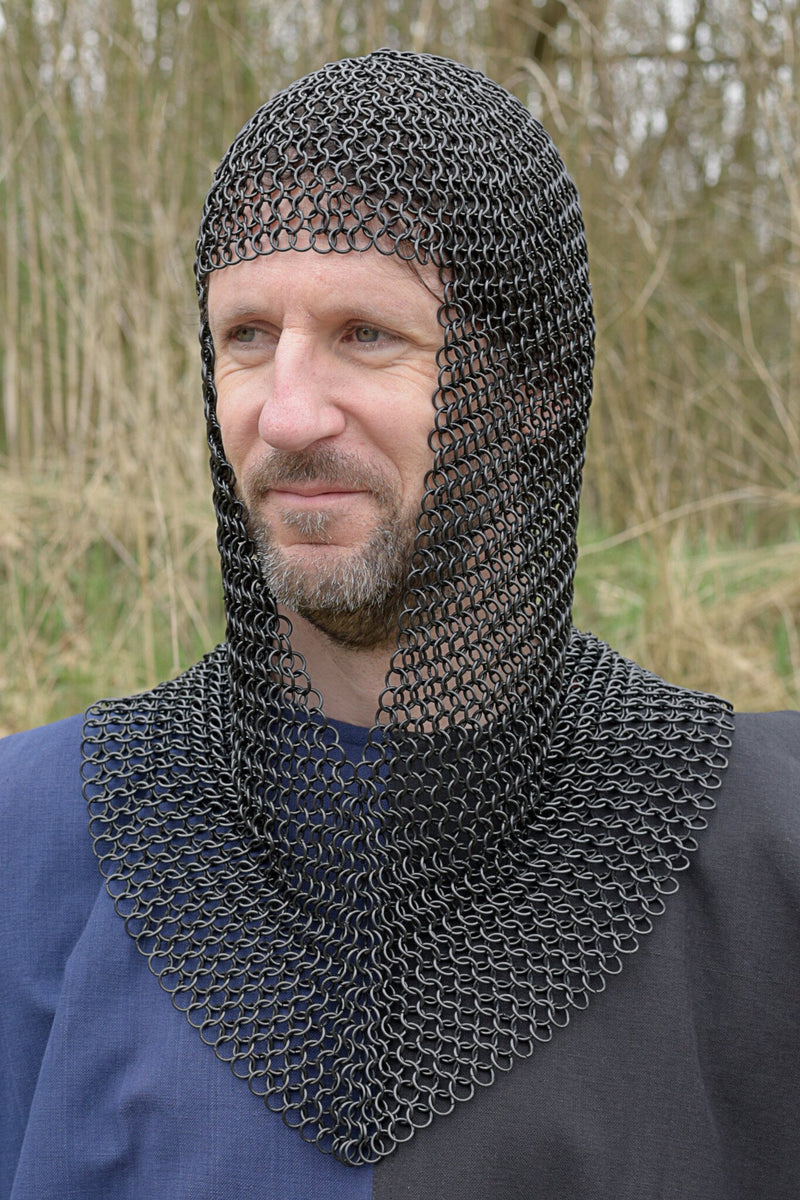 Maliën coif met driehoekige hals, gebronsd, 9 mm