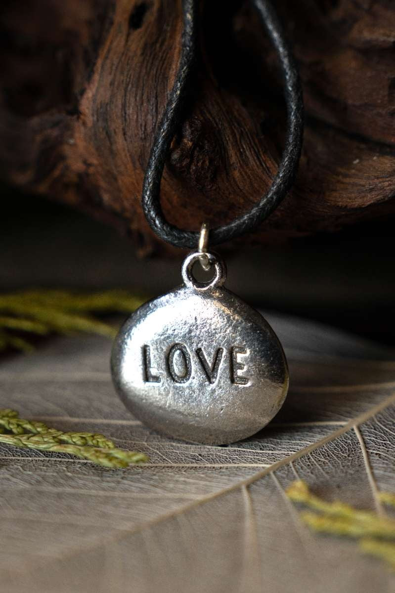Rune jewel love, pewter