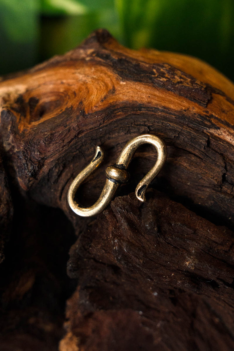 Sieraadhaakje, 2,5x1.2 cm, brons