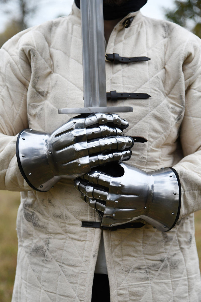 Zandloper handschoenen Wighelm, 1350-1410, 1.6 mm