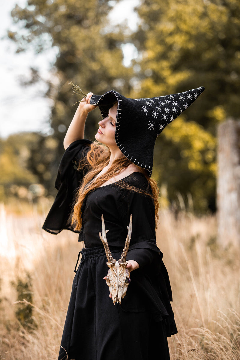 Heksenhoed met sterren, zwart, wol