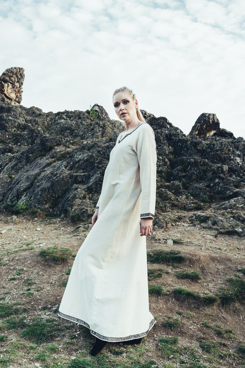 Vroegmiddeleeuwse jurk Aelswith, naturel