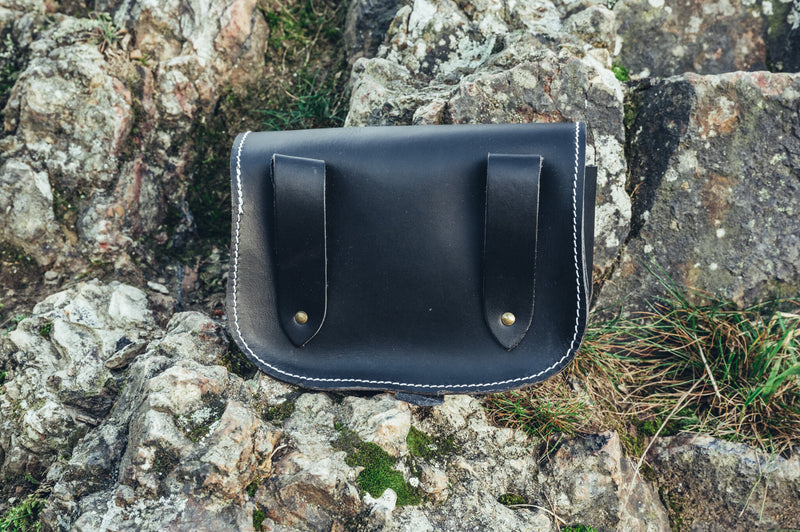 Triquetra celta bolsa, negro 